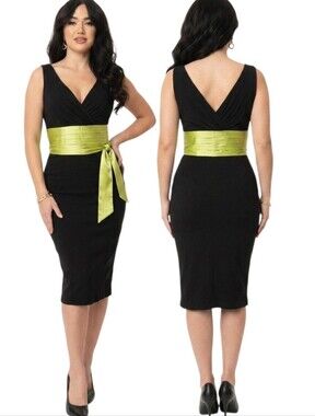KAY UNGER Black V-neck Sleeveless Cocktail Dress - Size 8
